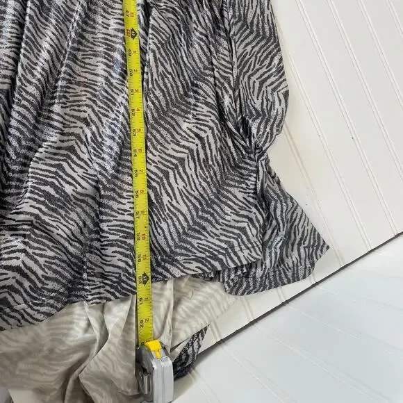 NWT Camille La Vie Animal Print Sequin Halter Open Back Maxi Dress Size 4 - Picture 6 of 9